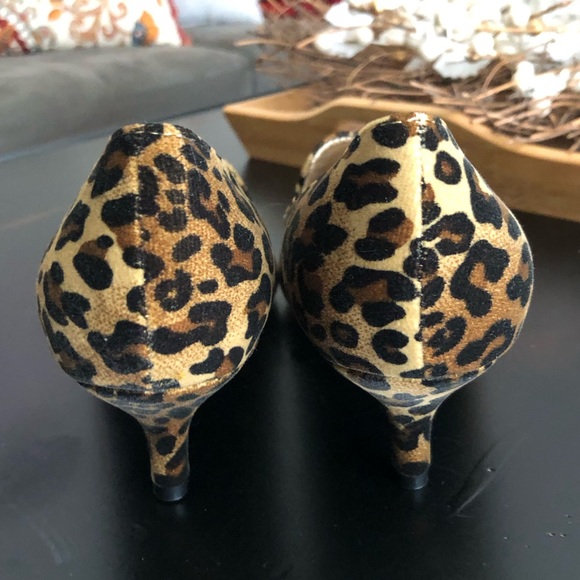 Bellini Bobcat Leopard Pointed Toe Kitten Heel - Picture 3 of 12